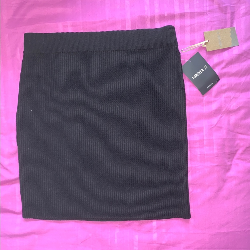 🌸2/$25🌸 Forever 21 Black Ribbed Skirt 🖤